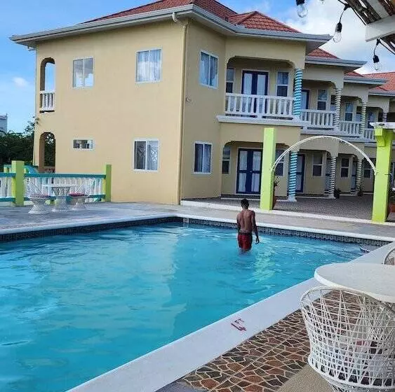 پانسیون Treasure Beach