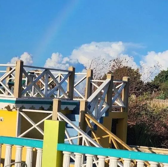 پانسیون Treasure Beach