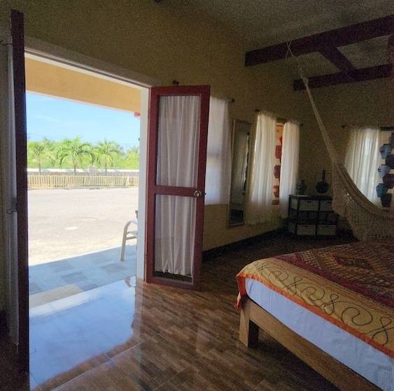 پانسیون Treasure Beach