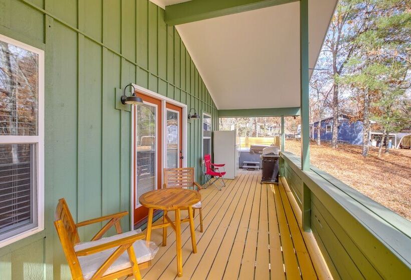Pet Friendly Chattanooga Cabin W/ Hot Tub & Kayaks