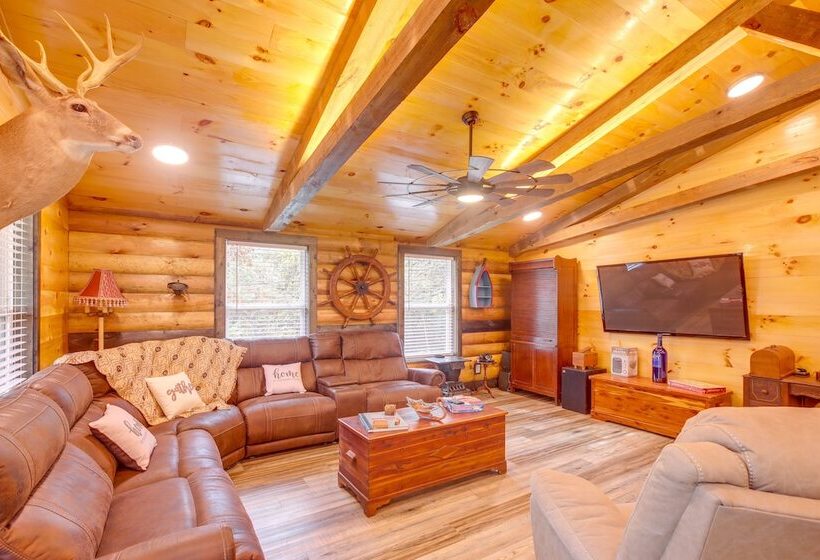 Pet Friendly Chattanooga Cabin W/ Hot Tub & Kayaks