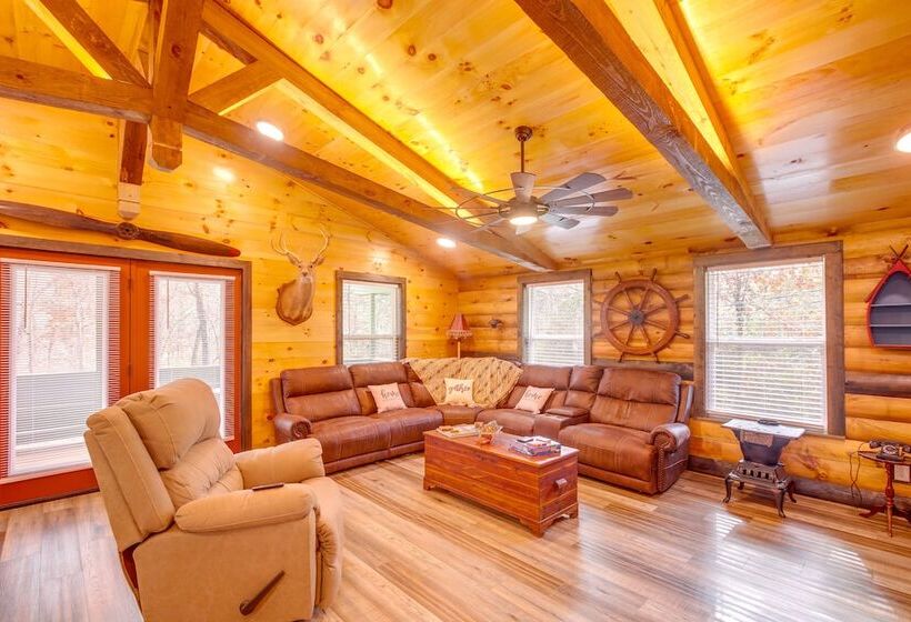 Pet Friendly Chattanooga Cabin W/ Hot Tub & Kayaks