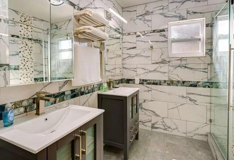 Pet Friendly Englewood Home   4 Mi To Beach!