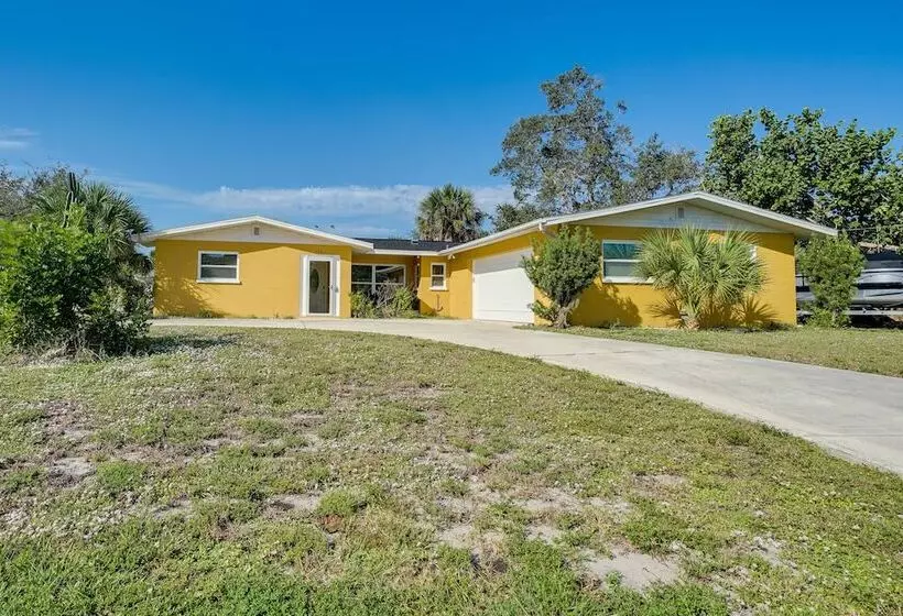 Pet Friendly Englewood Home   4 Mi To Beach!