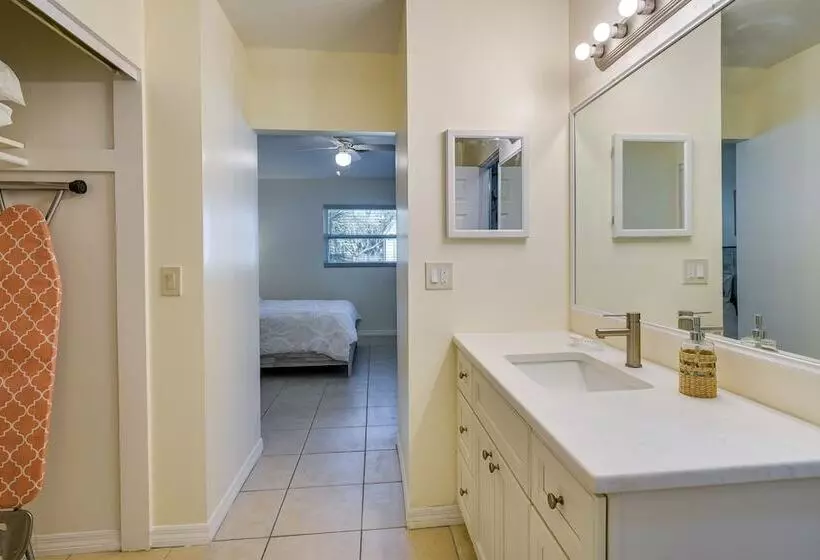 Pet Friendly Englewood Home   4 Mi To Beach!