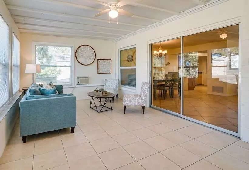 Pet Friendly Englewood Home   4 Mi To Beach!