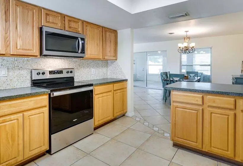 Pet Friendly Englewood Home   4 Mi To Beach!