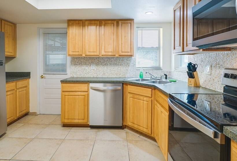 Pet Friendly Englewood Home   4 Mi To Beach!