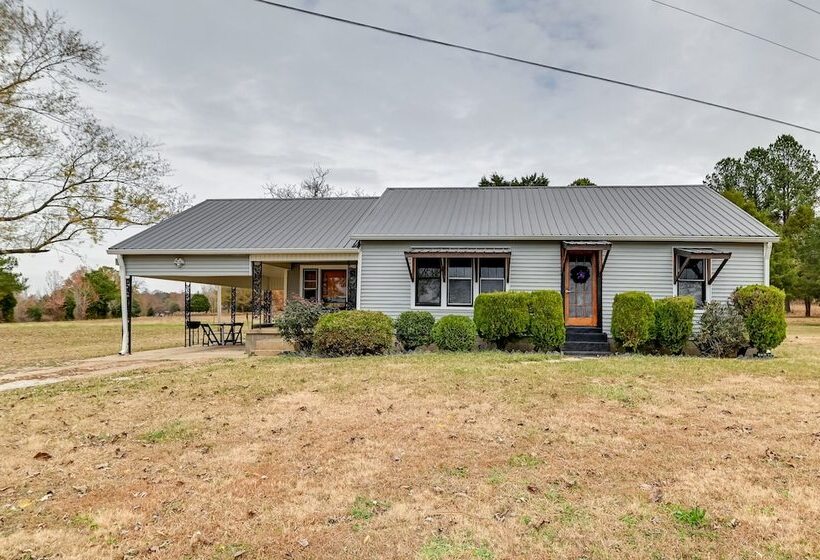 Pet Friendly Gleason Home W/ Hot Tub & Fire Pit!