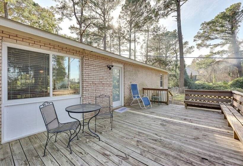 Pet Friendly Southport Home W/ Deck: 8 Mi To Beach
