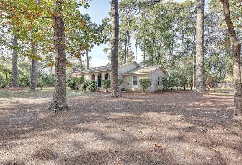 Pet Friendly Southport Home W/ Deck: 8 Mi To Beach