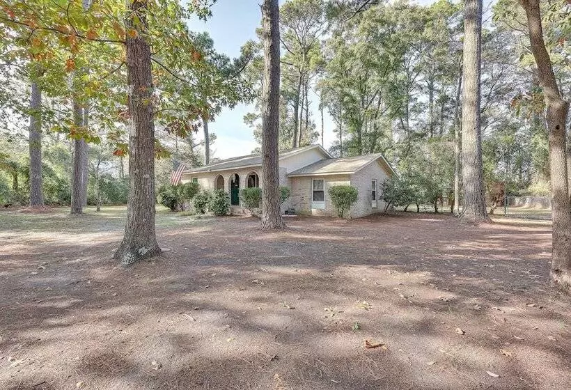Pet Friendly Southport Home W/ Deck: 8 Mi To Beach
