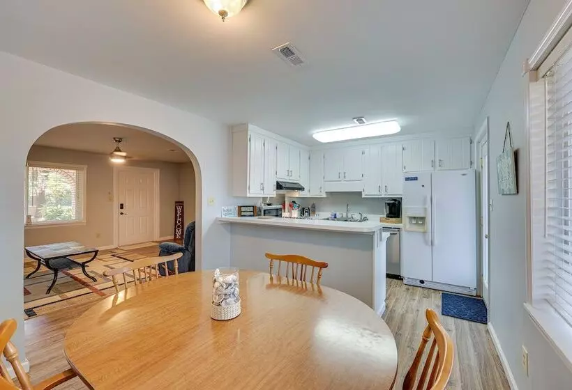 Pet Friendly Southport Home W/ Deck: 8 Mi To Beach