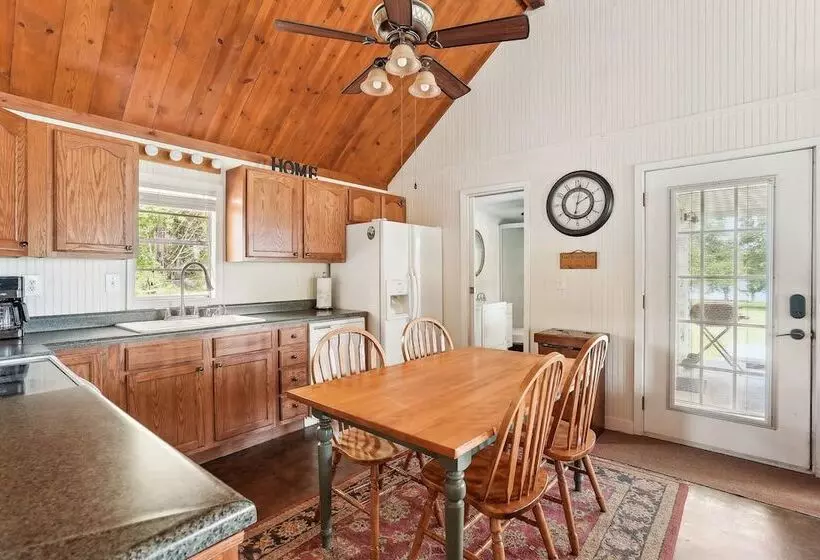 Private Lakefront Escape: Covered Patio, Fire Pit!