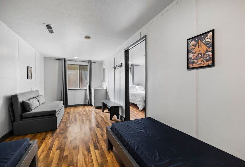 منتجع Camp Silver Spur