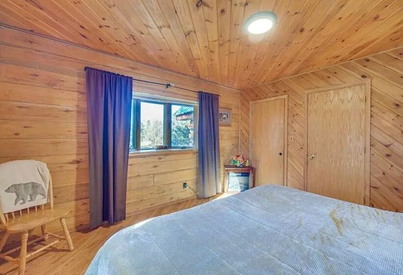 Secluded Log Cabin < 1 Mi To Munger State Trail!