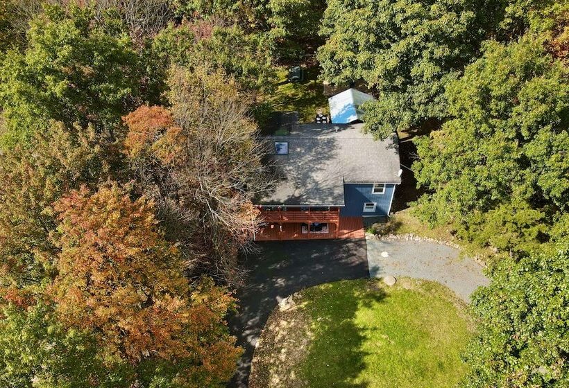 Stellar Long Pond Home With Hot Tub And Fire Pit!