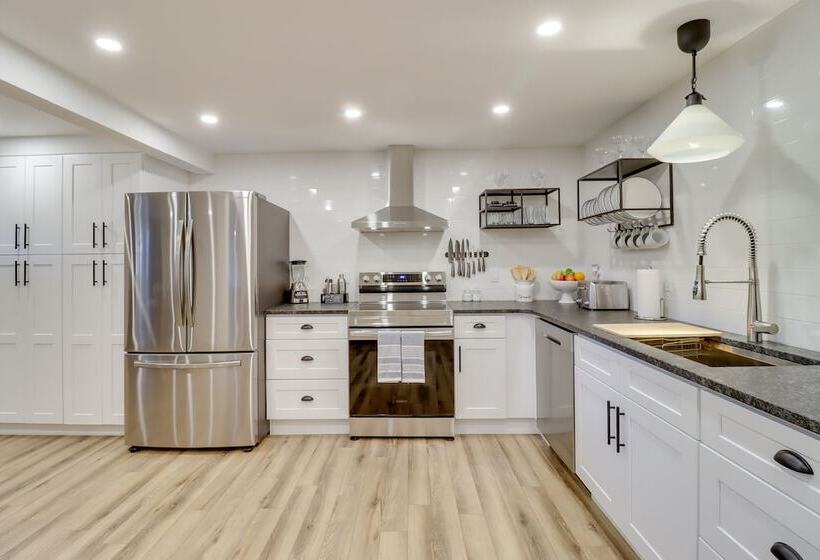 Stellar Long Pond Home With Hot Tub And Fire Pit!