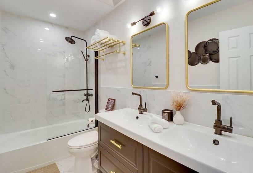 Stellar Long Pond Home With Hot Tub And Fire Pit!