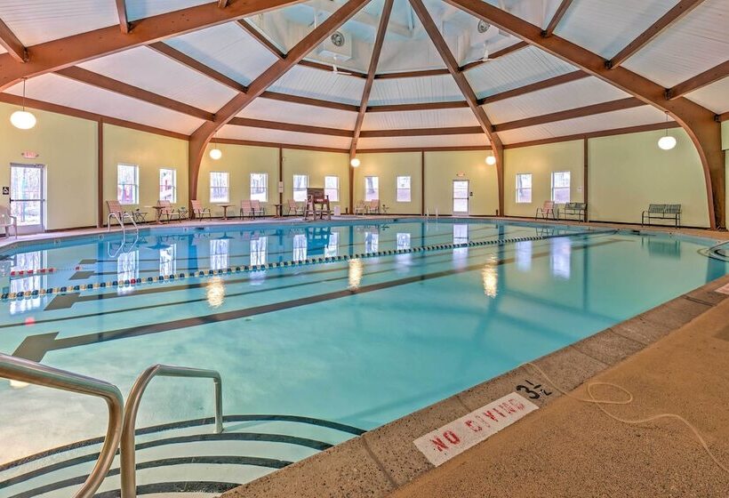 Stellar Long Pond Home With Hot Tub And Fire Pit!