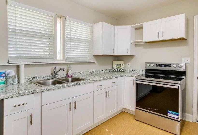 Sunny Columbia Home ~ 3 Mi To Usc!