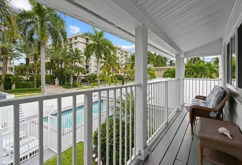 Sunshine Shores Boutique Apartments