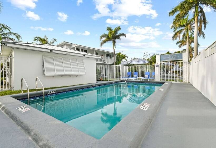 Sunshine Shores Boutique Apartments