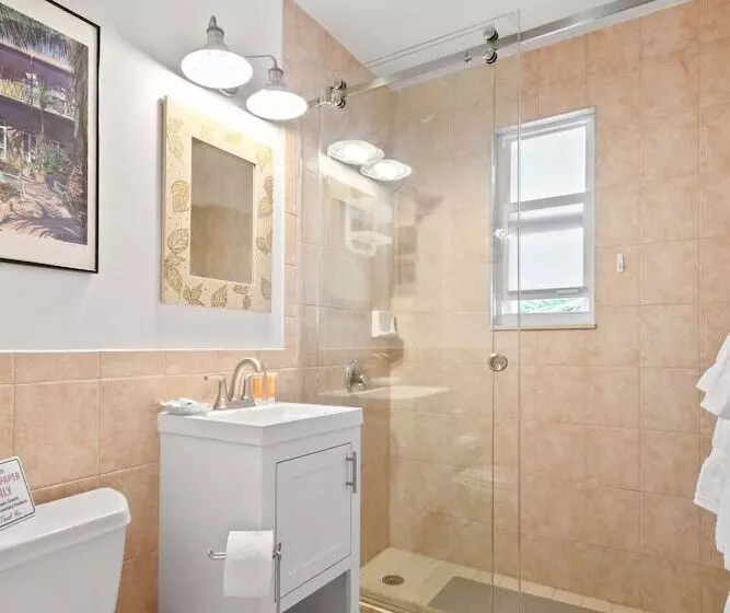 Sunshine Shores Boutique Apartments