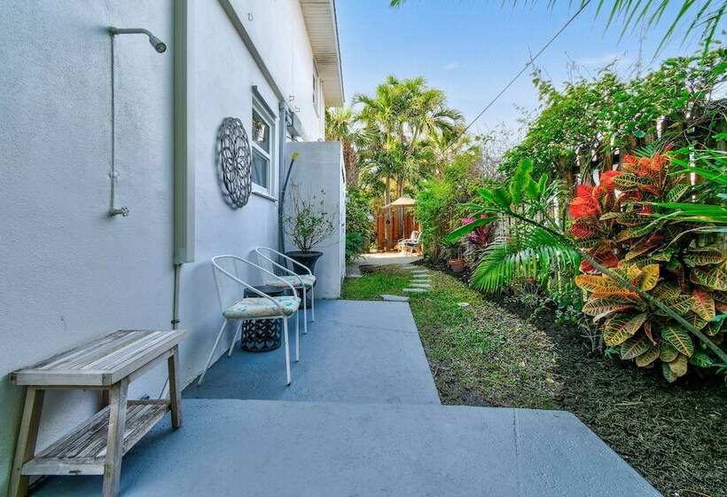 Sunshine Shores Boutique Apartments