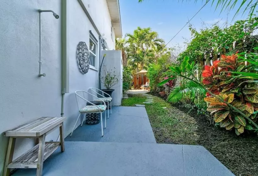 Sunshine Shores Boutique Apartments