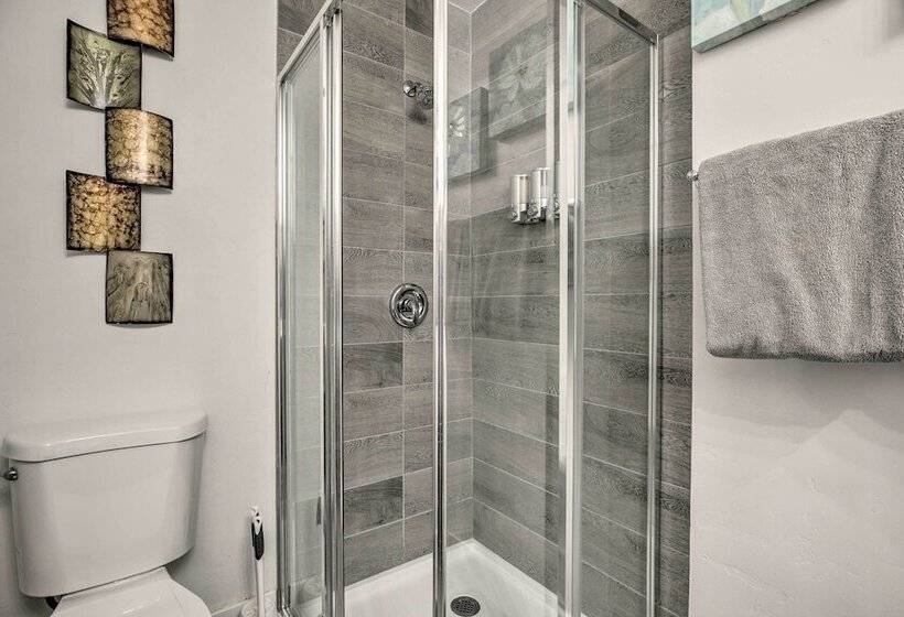 Updated San Diego Home: Walk To Balboa Park!