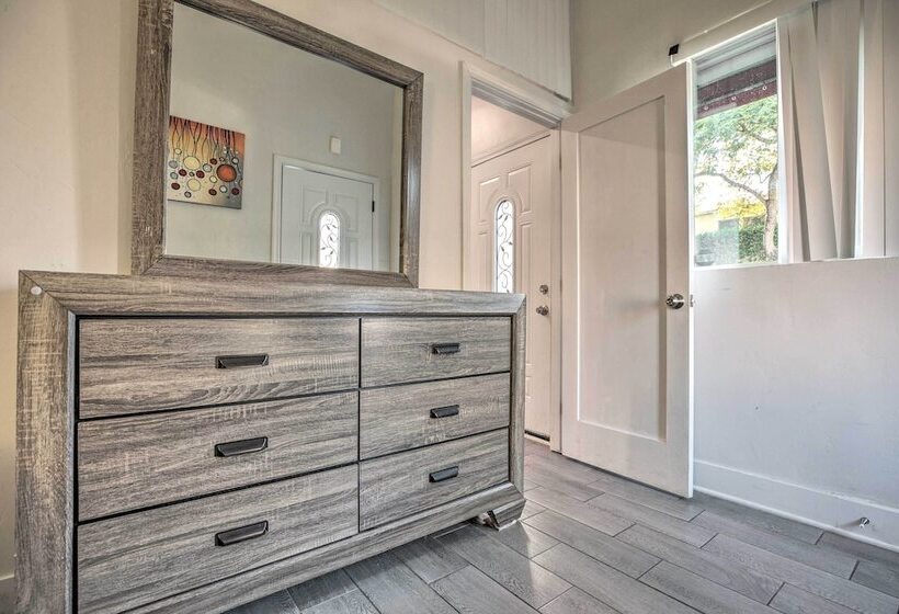 Updated San Diego Home: Walk To Balboa Park!