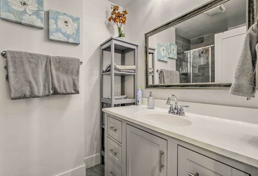 Updated San Diego Home: Walk To Balboa Park!