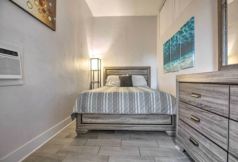 Updated San Diego Home: Walk To Balboa Park!