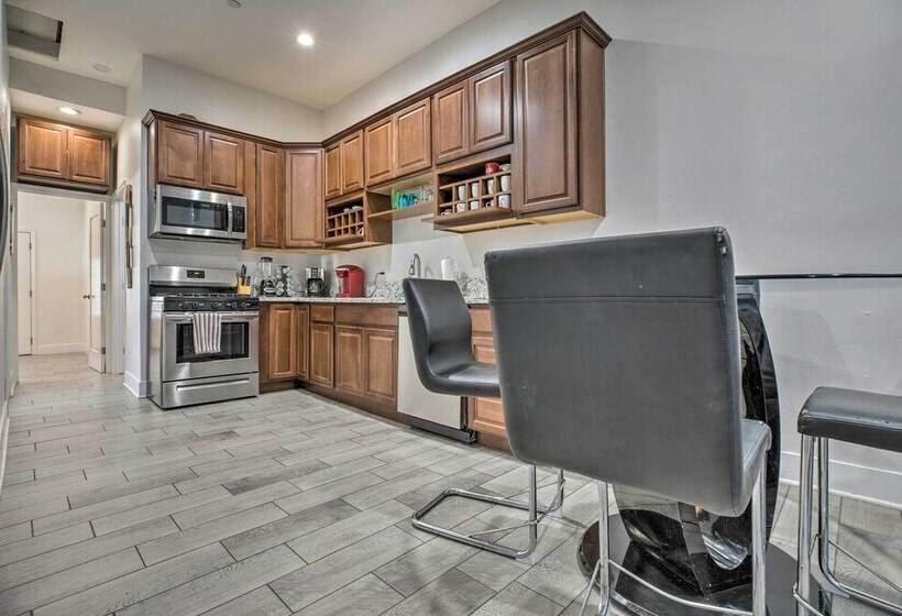 Updated San Diego Home: Walk To Balboa Park!