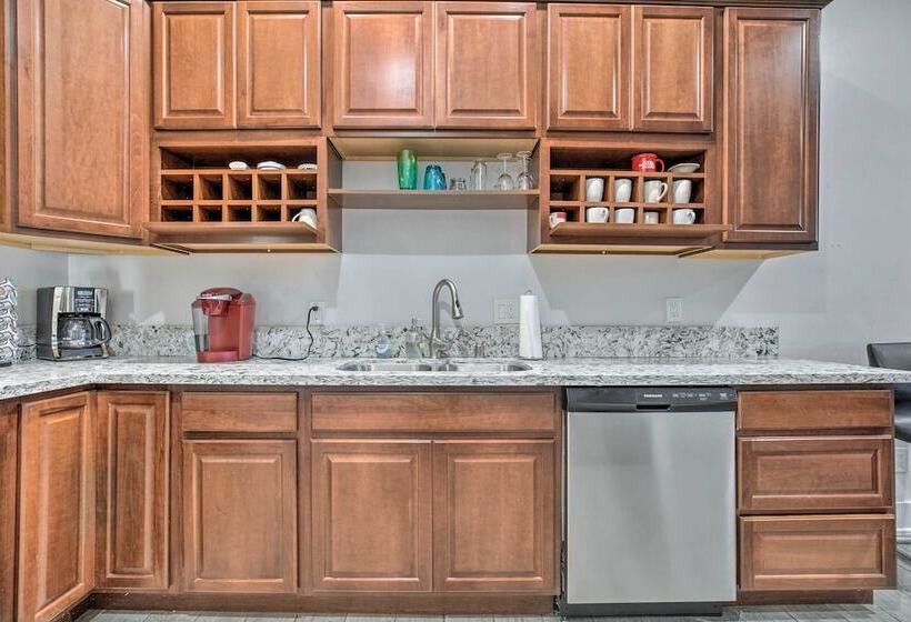 Updated San Diego Home: Walk To Balboa Park!