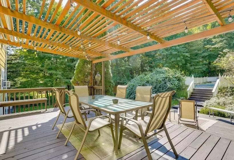 Vernon Township Home W/private Hot Tub Near Skiing