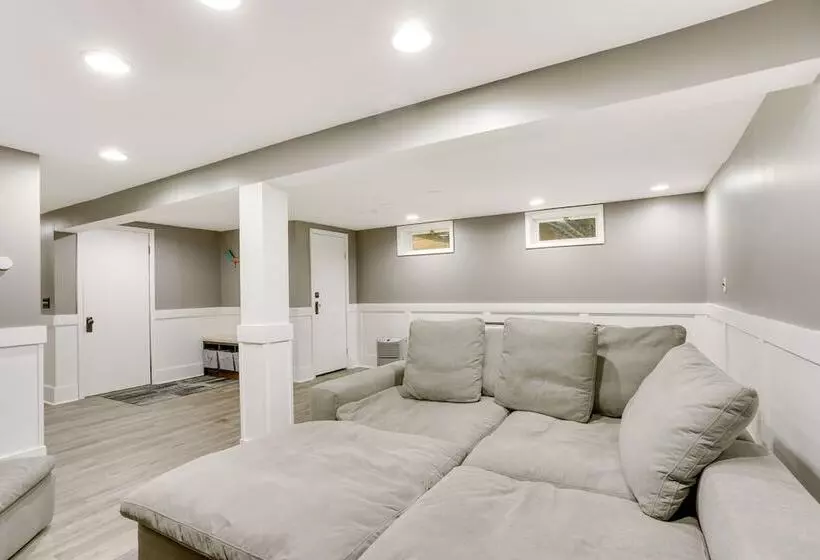 Vernon Township Home W/private Hot Tub Near Skiing