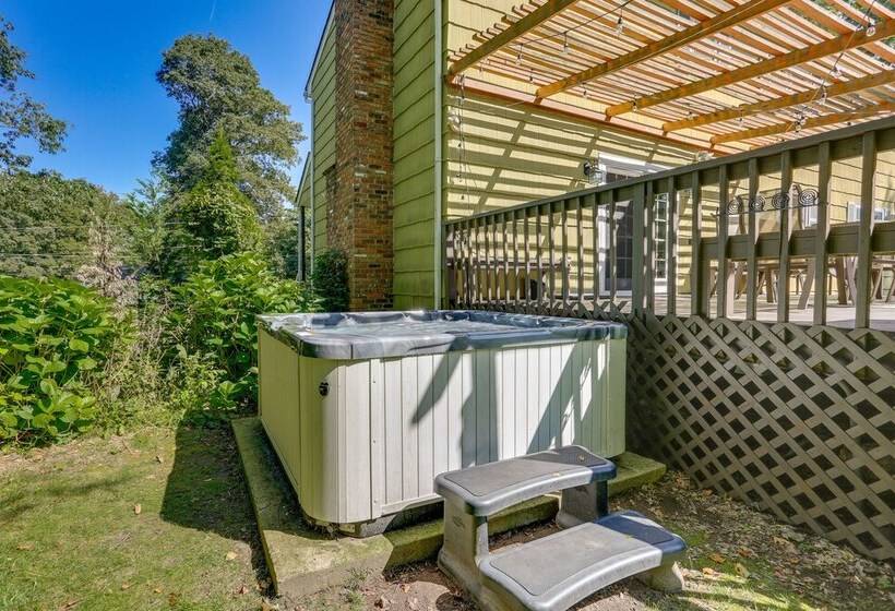 Vernon Township Home W/private Hot Tub Near Skiing
