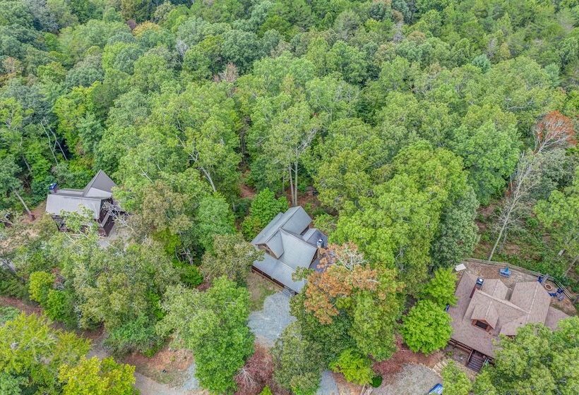 Gorgeous & Secluded 3 Bdr Cabin In Mineral Bluff!