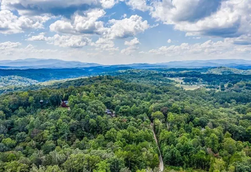 Gorgeous & Secluded 3 Bdr Cabin In Mineral Bluff!