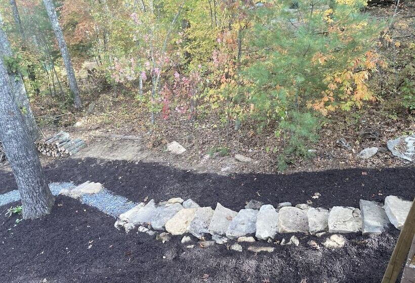 Gorgeous & Secluded 3 Bdr Cabin In Mineral Bluff!