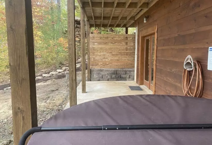 Gorgeous & Secluded 3 Bdr Cabin In Mineral Bluff!