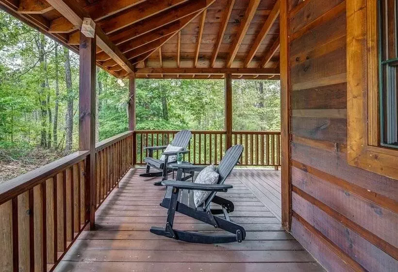 Gorgeous & Secluded 3 Bdr Cabin In Mineral Bluff!