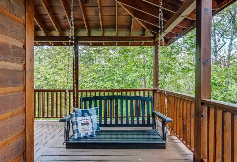 Gorgeous & Secluded 3 Bdr Cabin In Mineral Bluff!