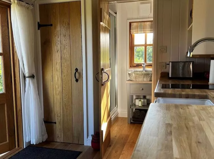 Woodpecker Hill   Apple Orchard In Alfriston