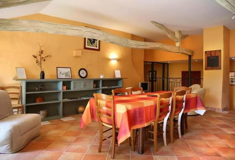 Aamiaismajoitus (B&B) Earl Domaines Delmas