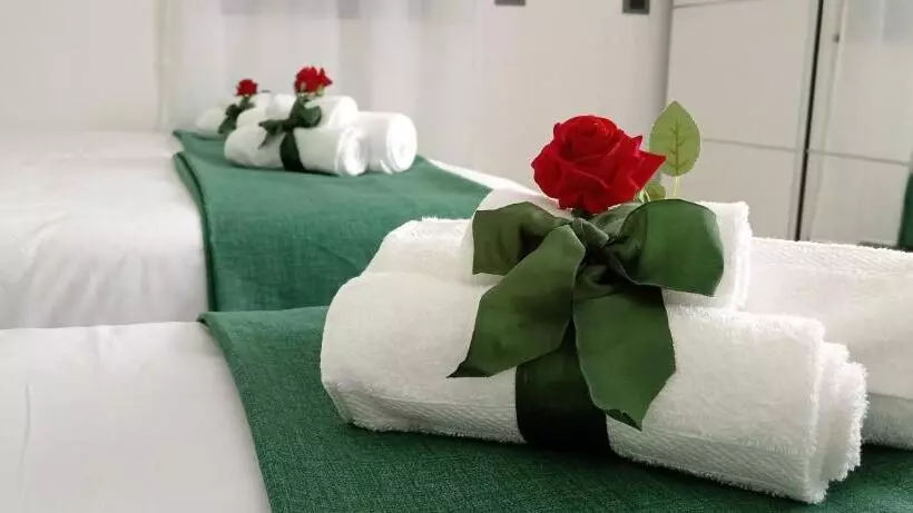 تختخواب و صبحانه G&g Giusy E Gabry