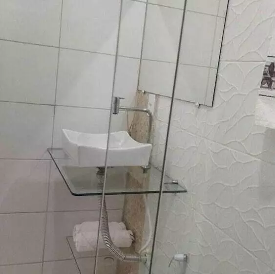 簡易ホテル Pousada Mary Sales