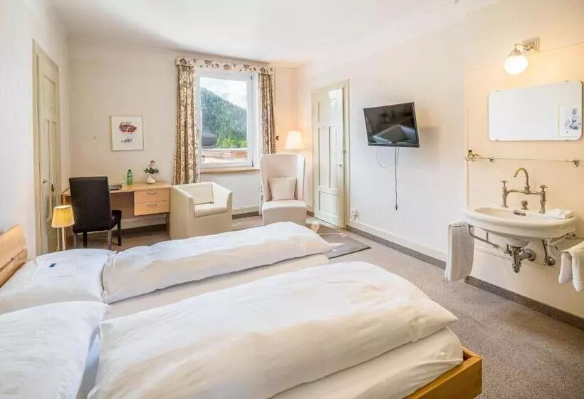 Hotelli Engadinerhof Superior